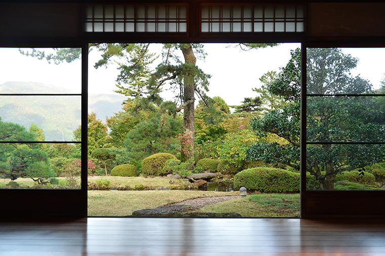 ”庭園”