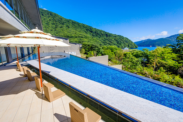 箱根・芦ノ湖 はなをり足湯カウンター