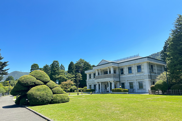 ”神奈川県立恩賜箱根公園湖畔展望館”
