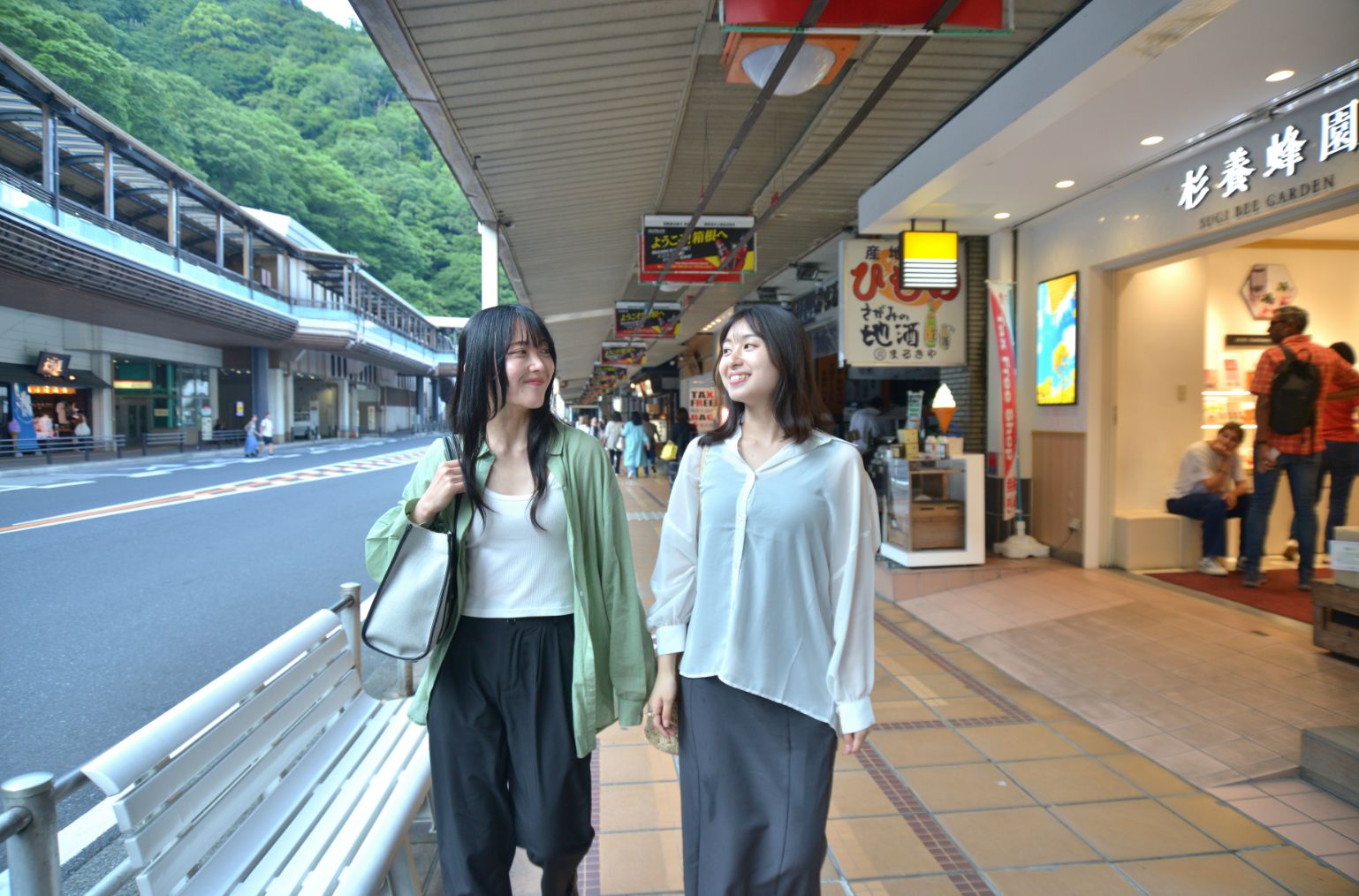 箱根湯本駅前商店街