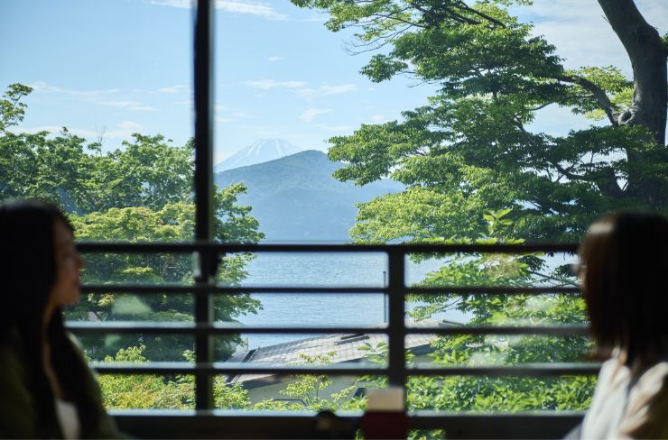 cafe KOMON 湖紋景色