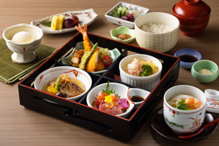 ”湯本富士屋ホテル料理”