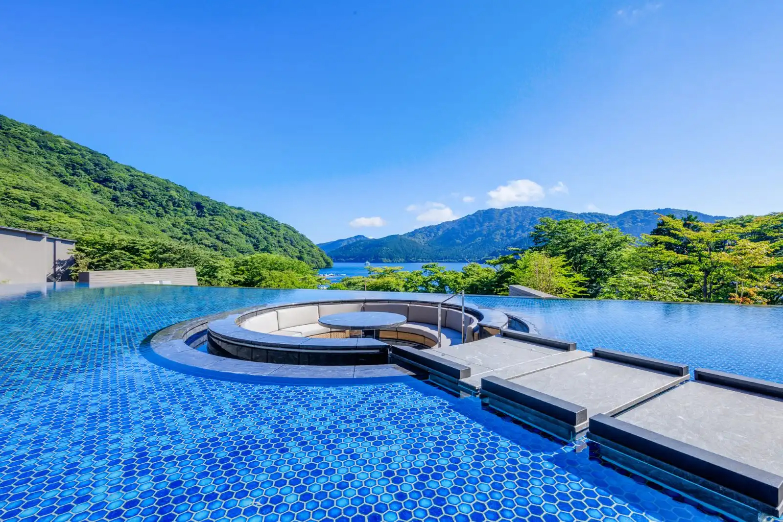 箱根・芦ノ湖 はなをり