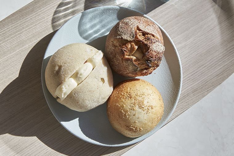 ”ラムレーズンとチーズクリームのサンド”
