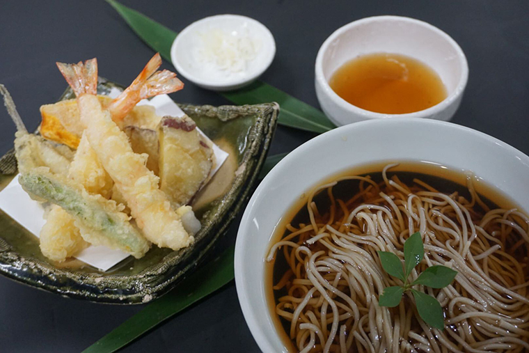 箱根暁庵本店 暁亭　天ぷらそば