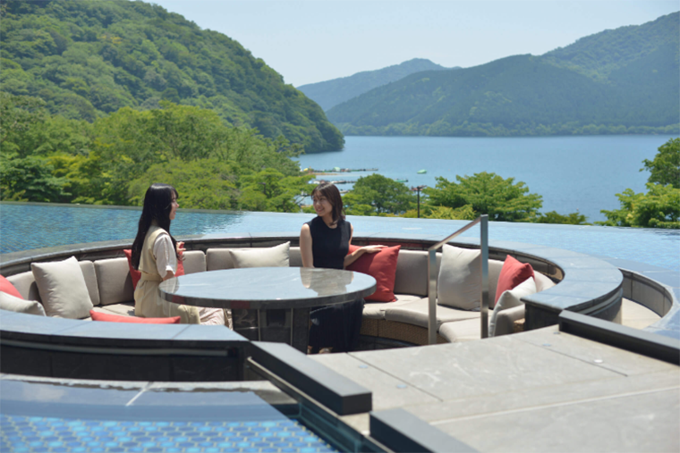 箱根・芦ノ湖 はなをり　テラス