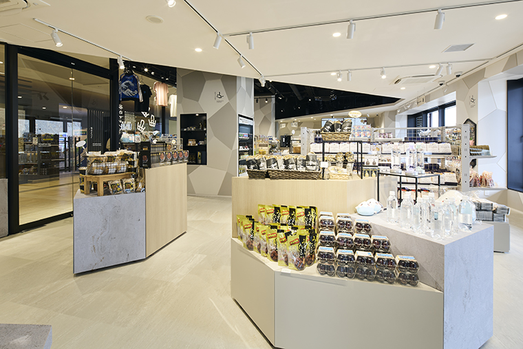 谷のマルシェ　店内
