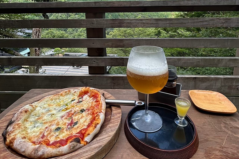 ピザとビール