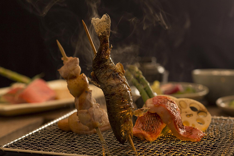 囲炉裏茶寮 八里