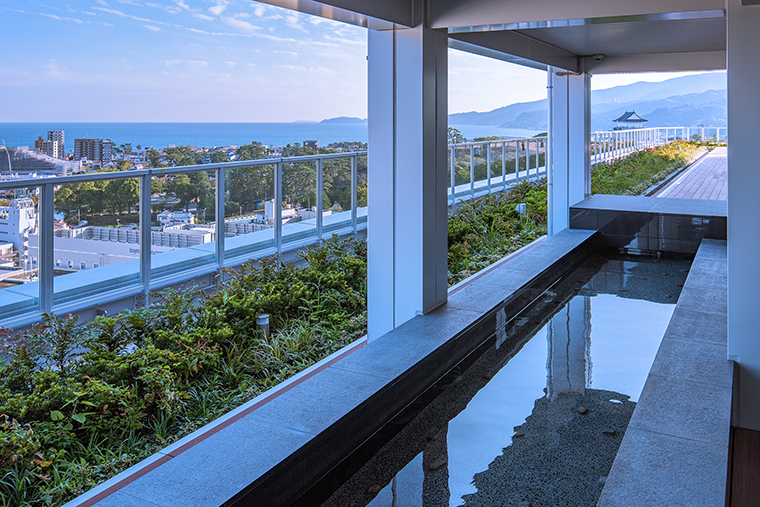 ミナカ小田原　展望足湯庭園