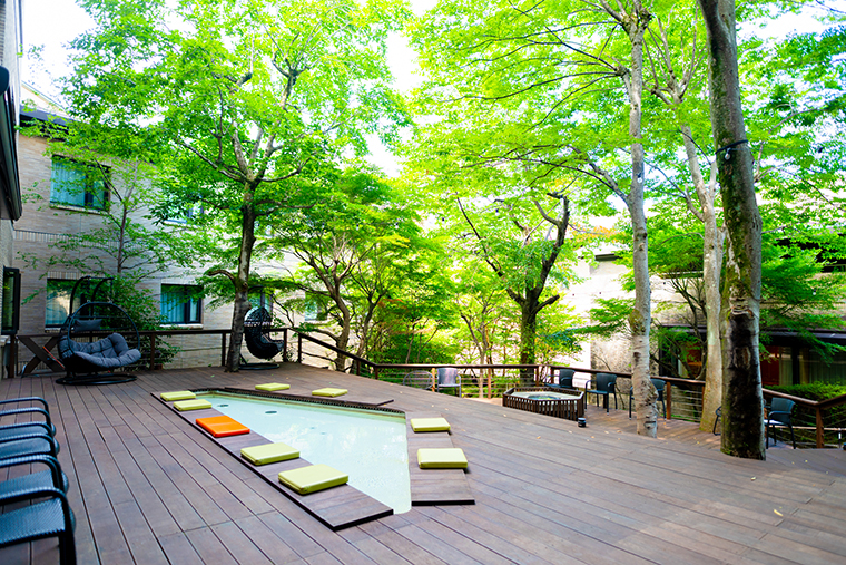 ゆとわ　ナカニワラウンジ