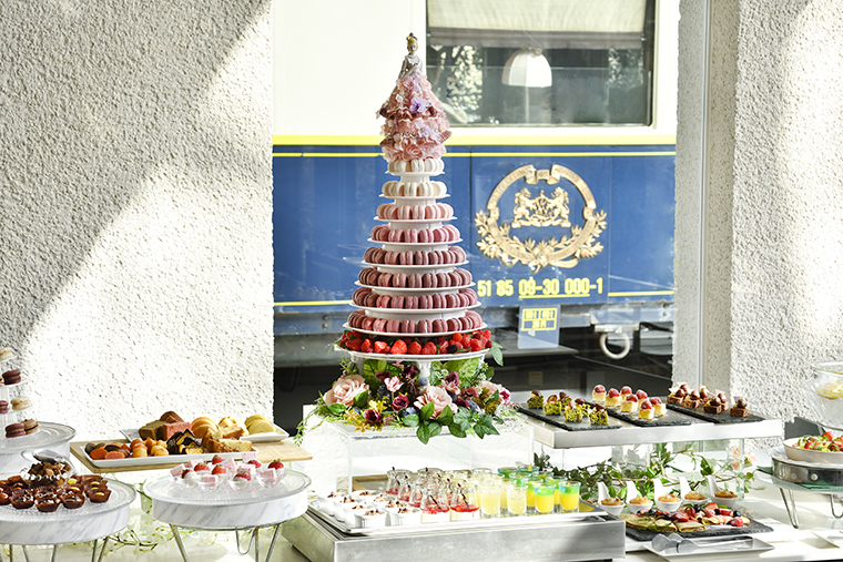 イチゴが詰まったこだわりのカヌレ