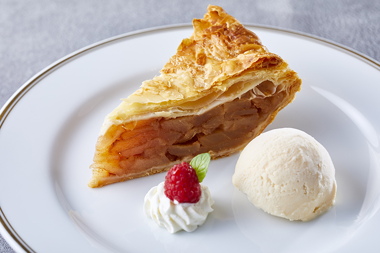 富士屋ホテルラウンジ　アップルパイ