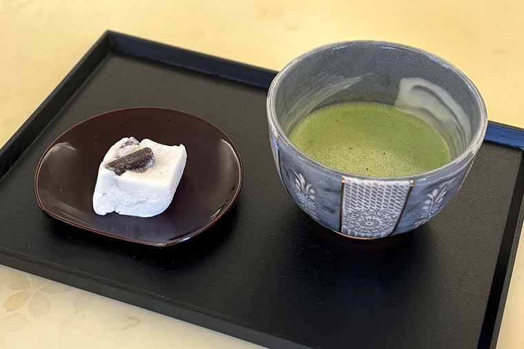 ちもとの御菓子とお茶のセット