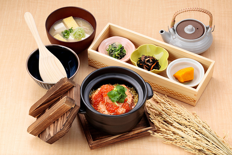 あしのこ茶屋　炙りサーモンといくら